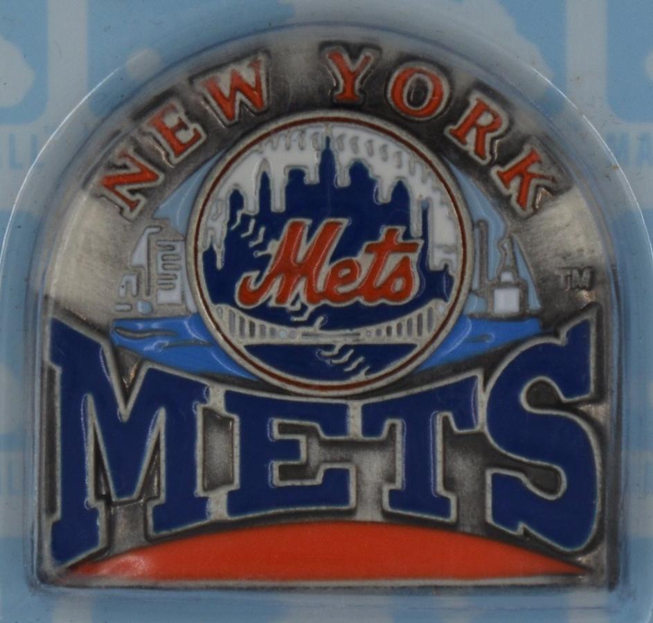 New York Mets wearable lapel pin